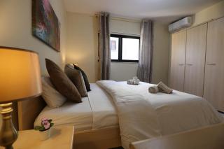 Mayfair Cosy 2BR Apartment - 9