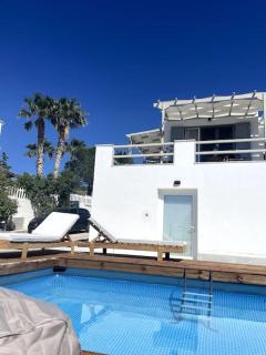 Minimal Cream Apartment Pool-front in Paros - Parikia - 3