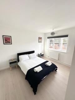 Central 2 bed property near Nine Elms Station - 6