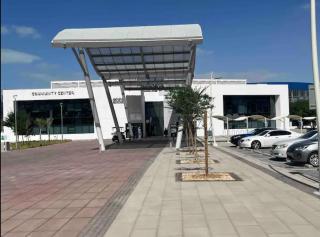 F1 - A Place to Stay 1BR Waters Edge Yas Island - Theme Parks - 1