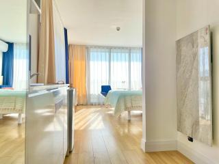 Sky Apartments Batumi - Batumi - 1