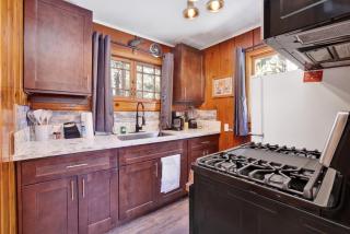 Little Pines Couples Lakeside Cabin by Big Bear Vacations - 5
