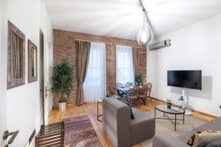 Spacious Rustic 2 Br Few Steps From Galata Tower - 0