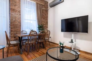 Spacious Rustic 2 Br Few Steps From Galata Tower - Istanbul - 2