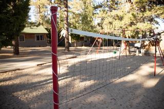 Big Pines Couple Lakeview Studio Cabin by Big Bear Vacations - 3