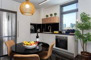 At Renoma Stunning 2BR with Sea View by HolyGuest - Tel Aviv - 1