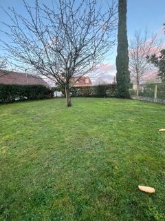 À 5 minutes à pieds du château, 2 belles et spacieuses chambres, SDB, WC et un garage privé à 25 minutes circuit 24h - Le Grand-Lucé - 6