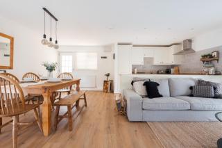 Eagle Cottage - Charming Cotswolds Getaway, Dog Friendly - Wyck Rissington - 2