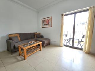 Central & Bright Apartment Free Wi-Fi - St Paul's Bay - 4