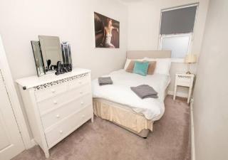 Seabirds - Cosy Ground Floor Apartment with Parking Space - Scarborough - 4