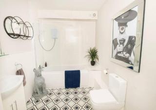 Seabirds - Cosy Ground Floor Apartment with Parking Space - Scarborough - 1