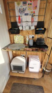 Trailor Escape GLAMPING POD - our converted horse box at Nelson Park Riding Centre - Birchington, Margte, Thanet, Ramsgate, Broadstairs, Sandwich, Herne Bay - 3