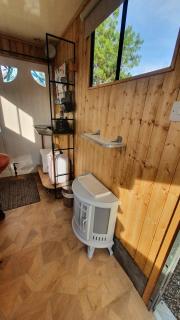 Trailor Escape GLAMPING POD - our converted horse box at Nelson Park Riding Centre - Birchington, Margte, Thanet, Ramsgate, Broadstairs, Sandwich, Herne Bay - 1