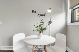 Enchanting 1BR Apartment in Hyde Park - Windermere 401 - Chicago - 5