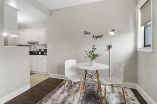 Enchanting 1BR Apartment in Hyde Park - Windermere 401 - Chicago - 6