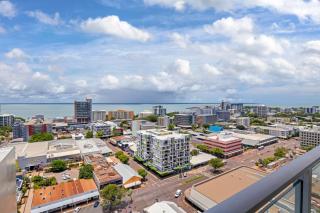 18th Floor Seaview Executive Style King Bed with Pool and Gym - 4