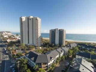 Princess Palm on the Beach - Gold Coast - 9