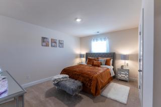 Luxury Bedroom with Private Bath - Hampton - 7
