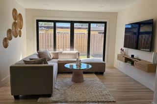 NEW - Tranquil Bliss Near Beach, Modern 3BR Retreat - Fort Lauderdale - 7