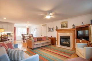 Home w outdoor spaces near Long Pond - Harwich - 5