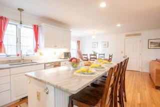 Home w outdoor spaces near Long Pond - Harwich - 3