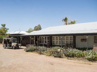 Saltbush Retreat - Longreach - 9