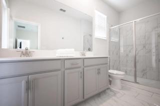 Beautiful 5 Bed Villa with Game Room and Pool home - 1