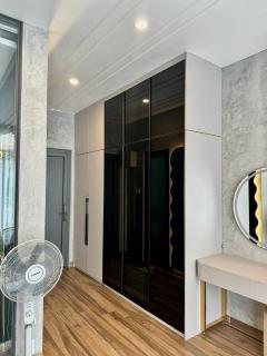 Khánh Nguyễn Luxury Apartment, balcony street view, large bathtub - Ho Chi Minh - 7