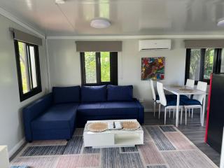 Country Tracks - Willowbank - 6