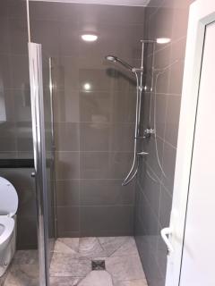 Luxurious Soft Water Air Conditioning TV 5 Bed Arcade House - Londra - 9