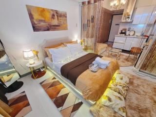 Posh Azure - Manila - 0