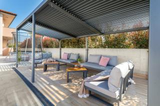 Brand new 6 bedroom villa, only 1500m from the beach - Valbandon - 1