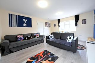 SPACIOUS 5 BEDROOM HOUSE NEXT TO TOTTENHAM STADIUM - London - 4