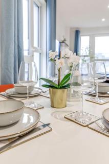 Prime location, Panoramic city views, Surround Balcony Near Train Stn - Central Luton - Luton - 9