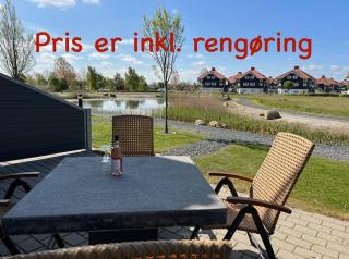 Fantastisk lejebolig med direkte udsigt til sø - Bogense - 0