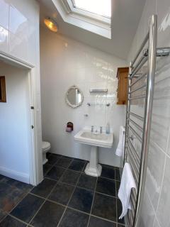 THE STONES a beautifully presented PRIVATE APARTMENT with far reaching VIEWS Over ST IVES HARBOUR and BAY and FREE ONSITE PARKING for LARGER GROUPS book along with our Connecting TWO SISTER APARTMENTS - St Ives - 3