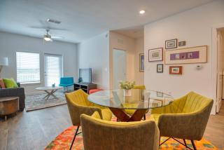 Grand Two Bedroom Two Bathroom Apartment with Balcony - Gainesville - 5