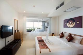 Sunset Plaza by RESAVA - 7