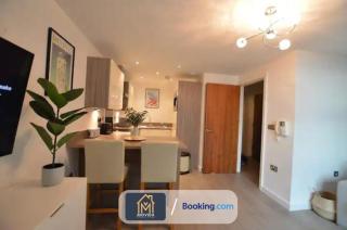 LGI Stunning 1 Bedroom Apartment By Movida Property Group Short Lets & Serviced Accommodation - Leeds - 5