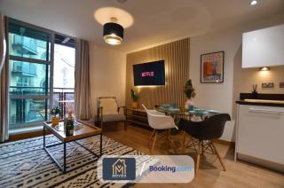 LGI Stunning 1 Bedroom Apartment By Movida Property Group Short Lets & Serviced Accommodation - Leeds - 4