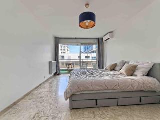 1 min to beach with parking 3 bedroom flat (2 AC) - Nice - 5