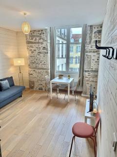 WonderHost, bois et pierre en cœur de ville - Pau - 9