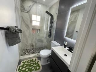 Artsy Oasis: Design District Gem - Miami - 8
