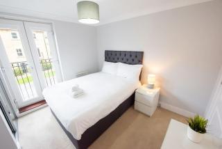 Space Apartments - Colchester -TwoBed TwoBath Flat with Balcony - Mile End - 2