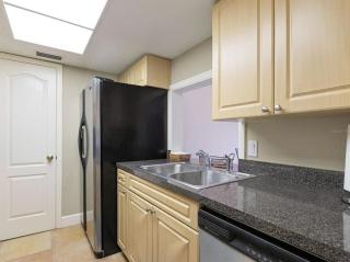 2bed/2bath Condo next to Siesta Key ~A Hidden Gem - 8