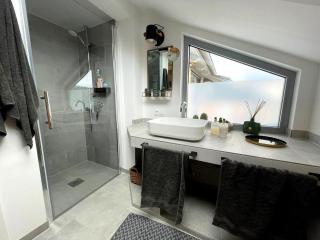 ARYVE® Boutique-Ferienvilla mit Meerblick, Pool und Design-Interieur in Bribir - 2
