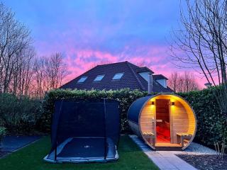 Newly renovated luxurious Villa / hottub / sauna / 7 bedrooms - Zeewolde - 0