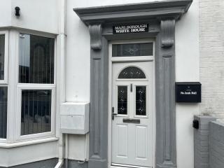 House - Sleeps 6 - Garden - Seaside - Pet Friendly - Great Yarmouth - 1