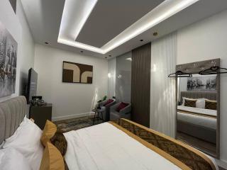 Boulevard Studio Private and Self Entry - 5