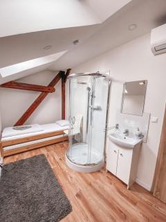 Blue Lotus Apartments - Bratislava - 3